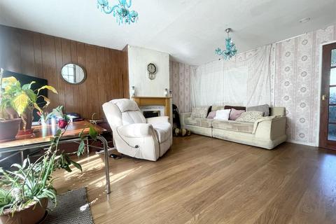 3 bedroom semi-detached house for sale, Scotswood Crescent, Leicester LE2