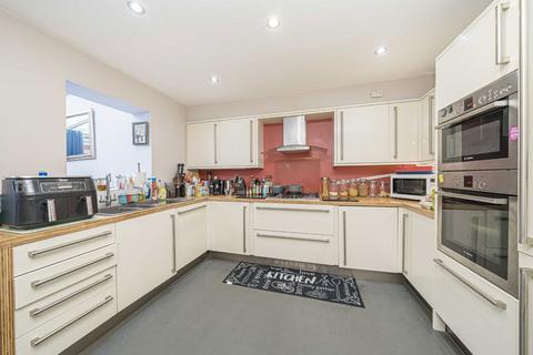 4 bedroom house for sale, Draper Close, Isleworth TW7