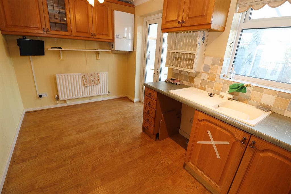 Kitchen / Breakfast Room