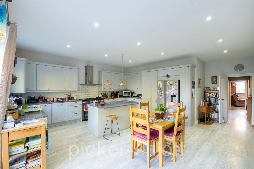 Impressive Living Kitchen/Dining Room