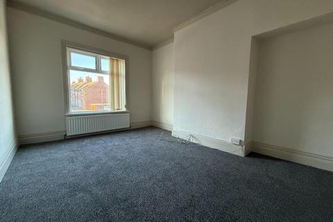 3 bedroom flat to rent, West View, Horden