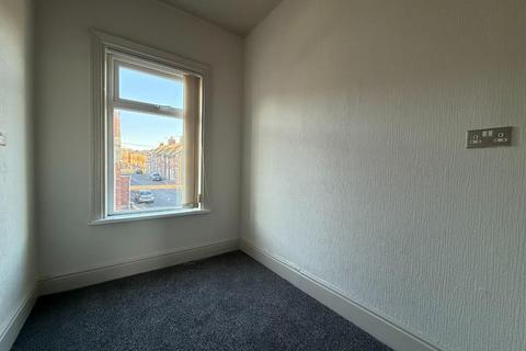 3 bedroom flat to rent, West View, Horden