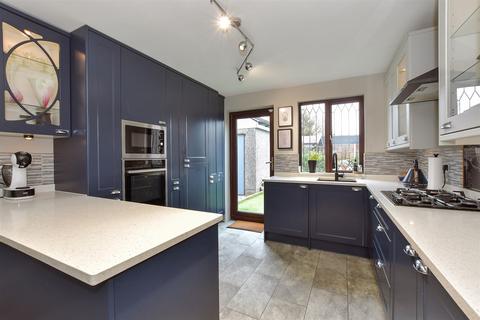 3 bedroom semi-detached house for sale, Park Lane, Hornchurch, Essex