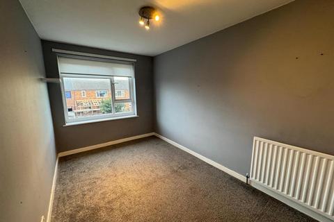 2 bedroom flat to rent, Farringdon Road, Marden Estate, North Shields