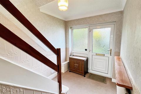 3 bedroom detached house for sale, Bedale Avenue, Skelmanthorpe, Huddersfield, HD8 9EX