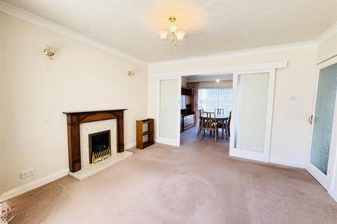 3 bedroom detached house for sale, Bedale Avenue, Skelmanthorpe, Huddersfield, HD8 9EX