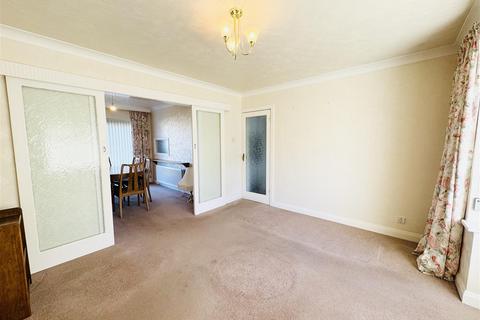 3 bedroom detached house for sale, Bedale Avenue, Skelmanthorpe, Huddersfield, HD8 9EX