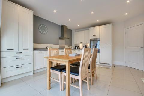 4 bedroom detached house for sale, Farm Close, Barnstaple EX31