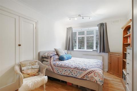 1 bedroom block of apartments for sale, Streatham High Road, SW16