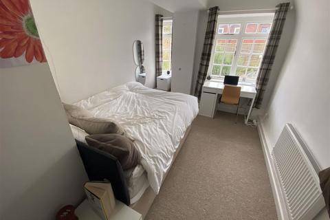 2 bedroom ground floor flat to rent, BPC00829 Garden Flat, Kingsdown Parade, BS6