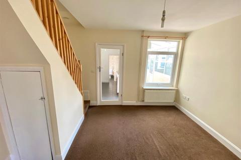 2 bedroom end of terrace house for sale, Somerton Avenue, Lowestoft, Suffolk