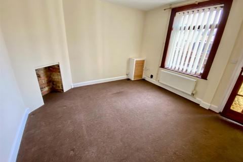 2 bedroom end of terrace house for sale, Somerton Avenue, Lowestoft, Suffolk