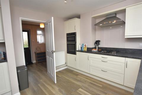 64 Thornpark Rise, Exeter, EX1 3HT