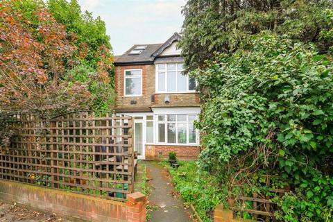 4 bedroom house to rent, Hall Lane, Chingford, London E4