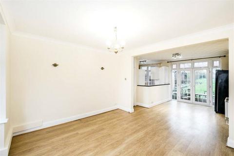 4 bedroom house to rent, Hall Lane, Chingford, London E4