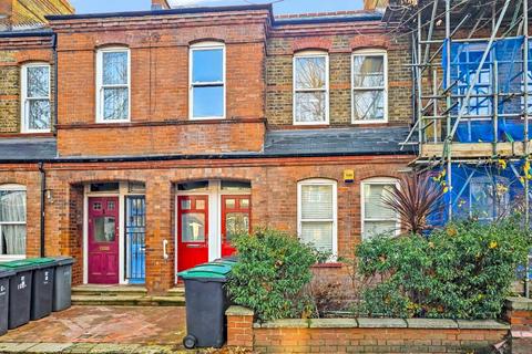 2 bedroom maisonette for sale, Gladstone Avenue, London, N22