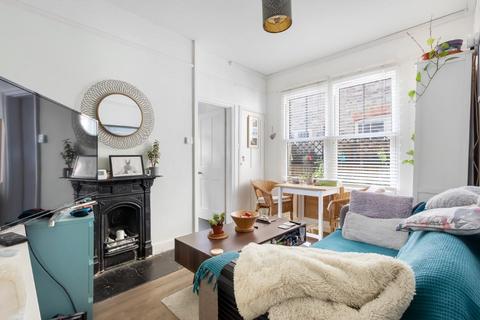 2 bedroom maisonette for sale, Gladstone Avenue, London, N22