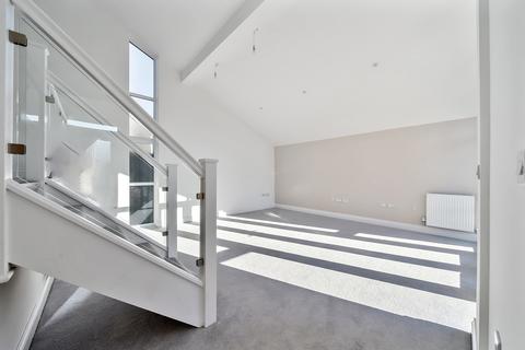 3 bedroom detached house for sale, Kingsley Grove, Surrey RH2