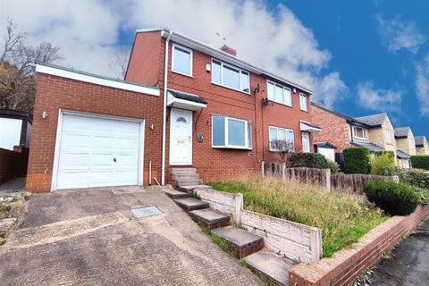 3 bedroom character property for sale, Oaklea Close, Staincross