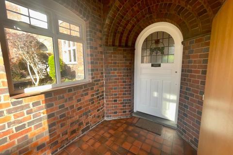 5 bedroom detached house to rent, Holmfield Road, Leicester