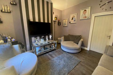 2 bedroom terraced house for sale, 45 Turner Street, Lees