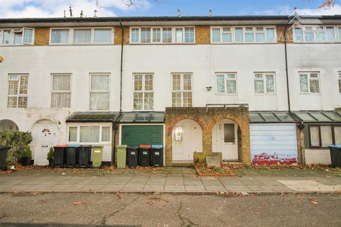 4 bedroom terraced house to rent, Milton Keynes MK13