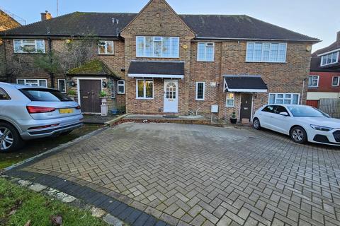 3 bedroom terraced house to rent, Frithwood Avenue, Northwood HA6