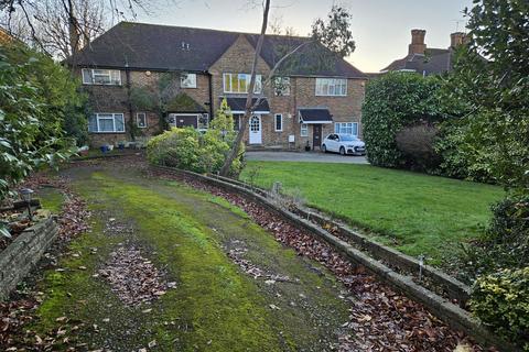 3 bedroom terraced house to rent, Frithwood Avenue, Northwood HA6