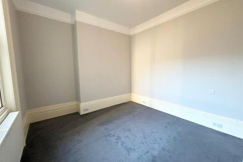 2 bedroom flat to rent, Lansdowne Place, Hove