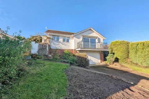 3 bedroom detached house for sale, Matthews Way, Seaview, PO34 5LB