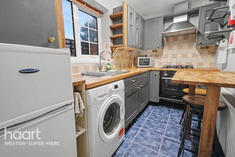 2 bedroom terraced house to rent, South Terrace, WESTON-SUPER-MARE