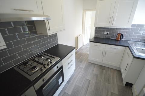 2 bedroom flat to rent, Benfield Road, Newcastle upon Tyne NE6