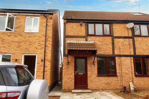 2 bedroom terraced house to rent, Stornaway Court, Beeston Rylands, NG9 1QR