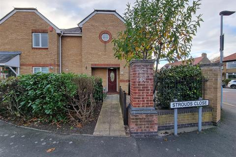 3 bedroom semi-detached house for sale, Strouds Close, Chadwell Heath, Romford