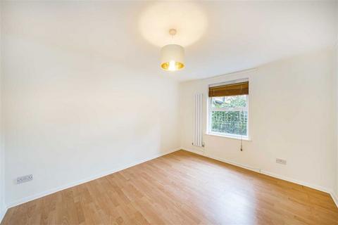 1 bedroom flat to rent, Mullins Path, London SW14