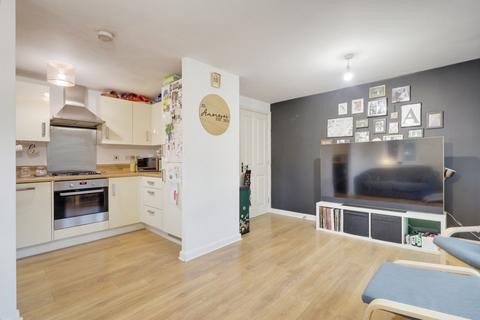 2 bedroom flat for sale, Robins Path, Benfleet, SS7