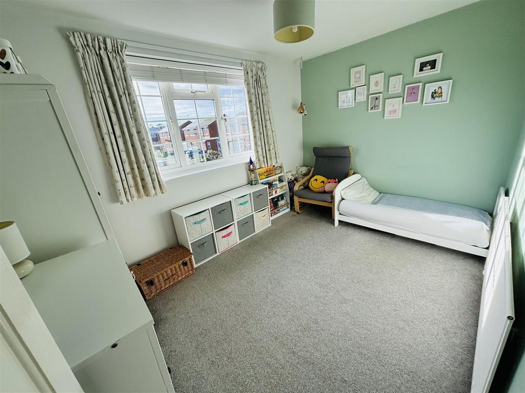 HR BEDROOM 2 .jpg