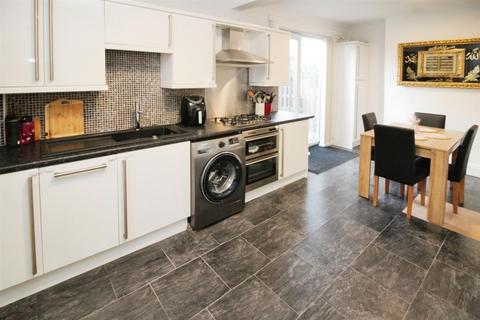 21 Lodore Avenue, Bradford, BD2 4JG