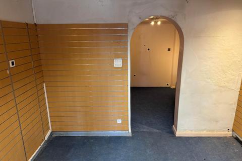 Retail property (high street) to rent, High Street, Billingshurst