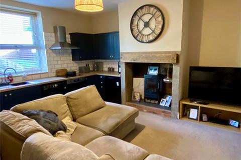 2 bedroom end of terrace house for sale, Carlinghow Hill, Batley, WF17