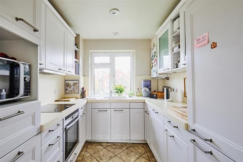 2 bedroom maisonette for sale, Thames Village, Chiswick, W4