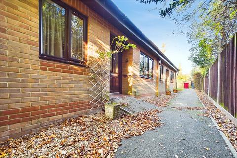 2 bedroom bungalow for sale, Burrcroft Court, Reading, RG30