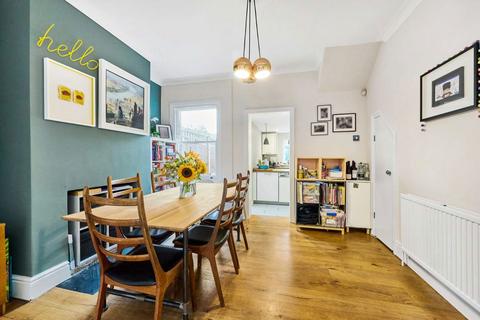 4 bedroom terraced house for sale, St. Aidans Road, London SE22