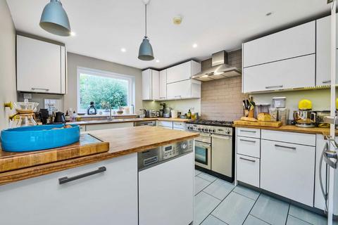 4 bedroom terraced house for sale, St. Aidans Road, London SE22