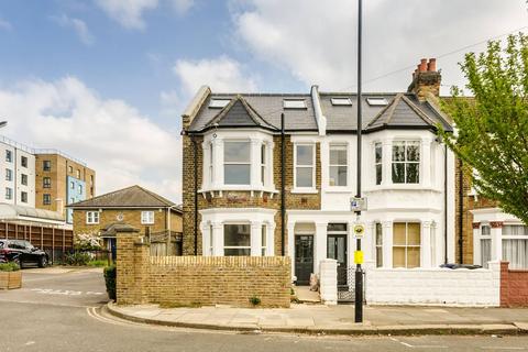 3 bedroom flat for sale, Kingswood Road, Chiswick, London, W4