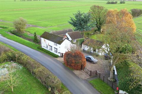 4 bedroom detached house for sale, Common Road, South Cave