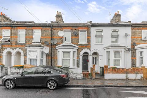 3 bedroom flat for sale, Chesterton Terrace e13, Plaistow, London, E13