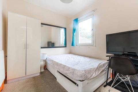 3 bedroom flat for sale, Chesterton Terrace, Plaistow, London, E13