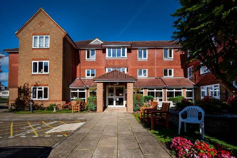 1 bedroom flat for sale, Allingham Court, Farncombe, Godalming, GU7