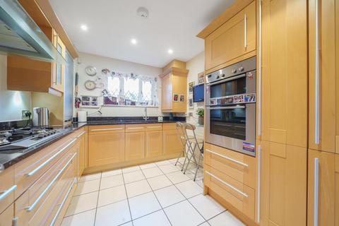 2 bedroom flat for sale, Cherry Tree Way, Stanmore HA7